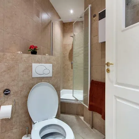 Two Level Near To Wawel Daire *